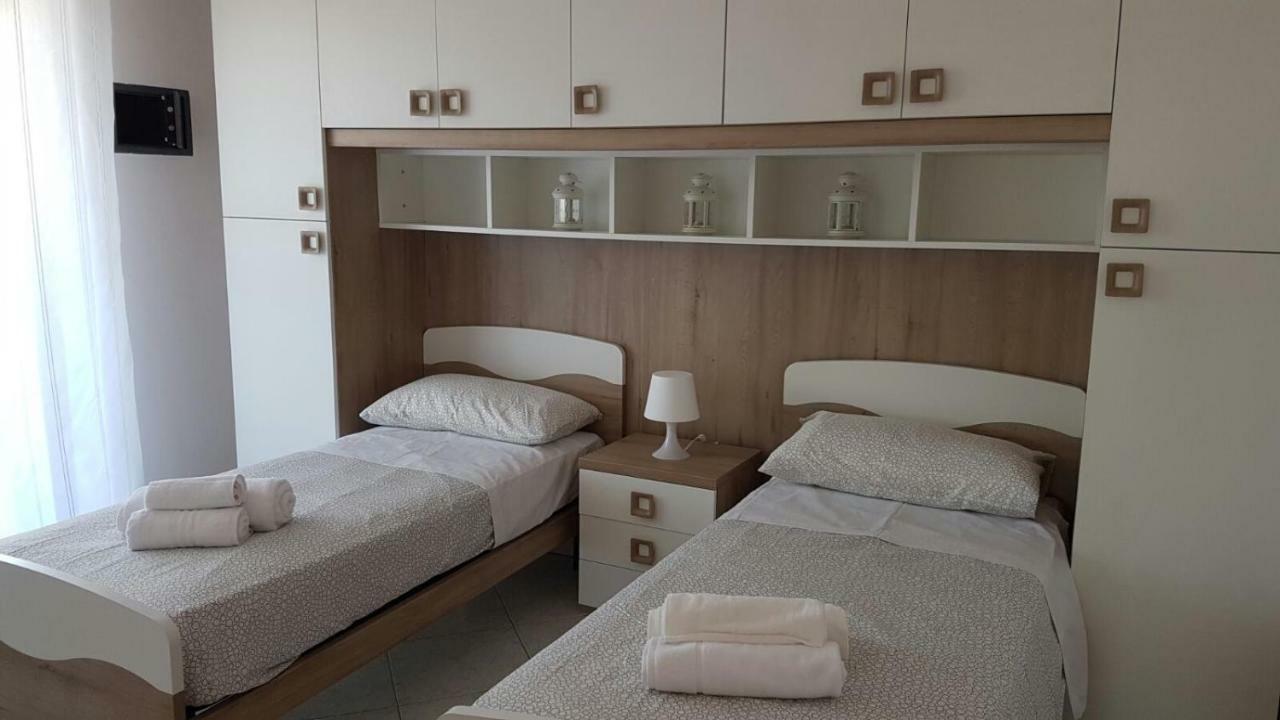 Domus Maris Viserba, Spiagge E Centro A 100 Mt, Promo Maggio Fiera Macfrut, Fieravicola, Expo Dental, Meeting Rimini Luaran gambar